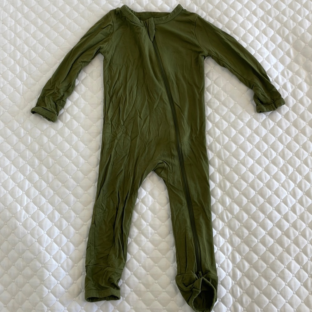 Kyte Baby | long sleeve romper | olive | 12 - 18 mo